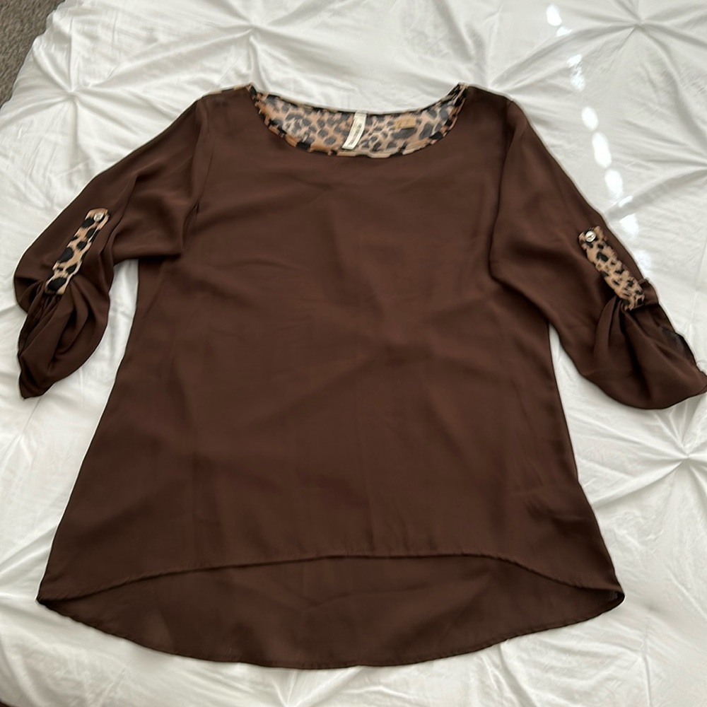 Dark brown Mid sleeve blouse, with leopard print trim. Size L.